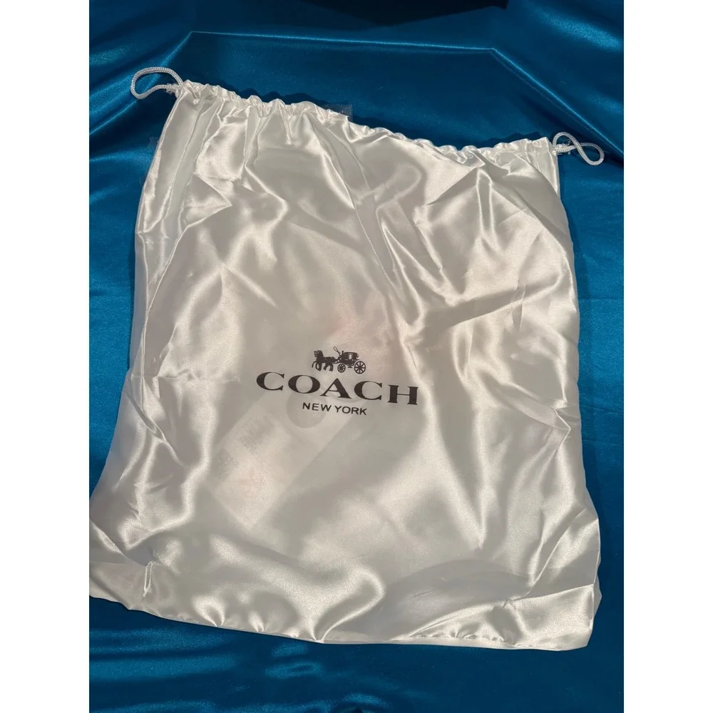 👜 COACH Brooklyn 28 Shoulder Bag — Cream | NWT | CU068